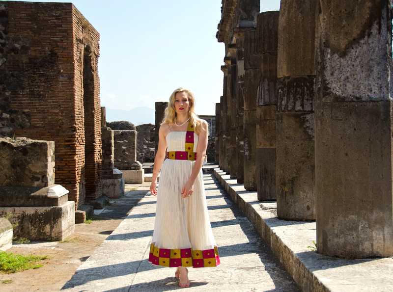 Pompeii, Italy, Italia, Vesuvius, Vesuvio, ruins, theme, themed portraits, themed shoot, themed photos, themed photography, costume, cosplay. 